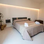 La Piazzetta 3* 帕尔马迪蒙泰基亚罗
