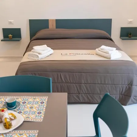 La Piazzetta Bed & Breakfast *