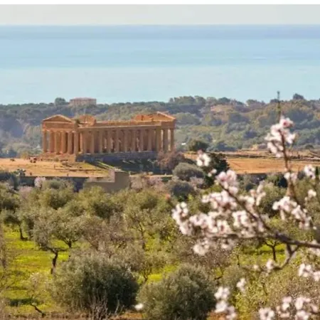 La Piazzetta Bed & Breakfast *